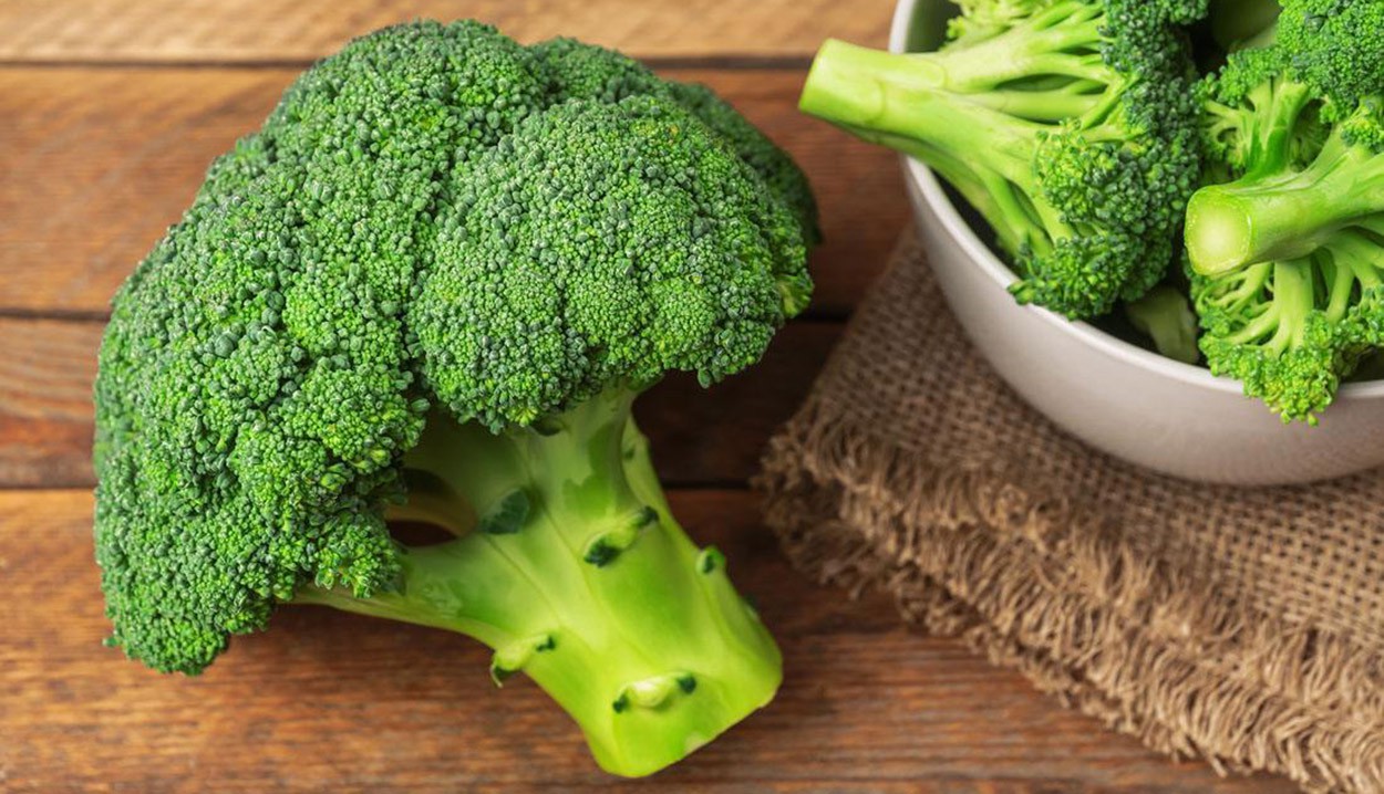 What are the benefits and functions of broccoli